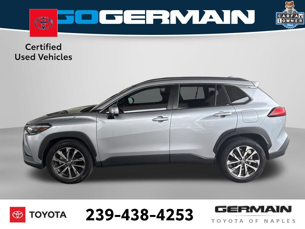 Used 2023 Toyota Corolla Cross XLE w/ Convenience Package FWD image 2