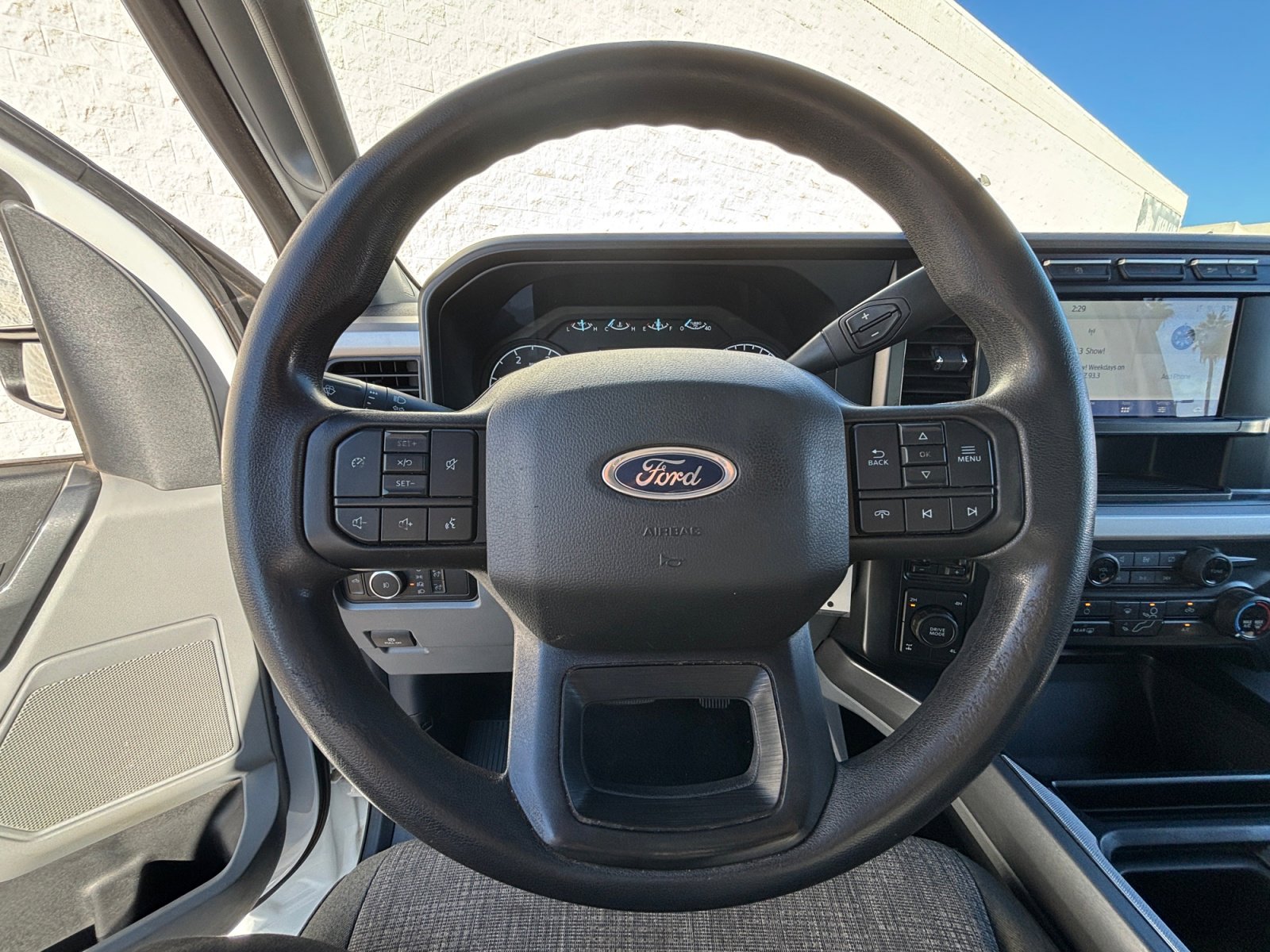 Used 2023 Ford F250 XLT w/ FX4 Off-Road Package image 9