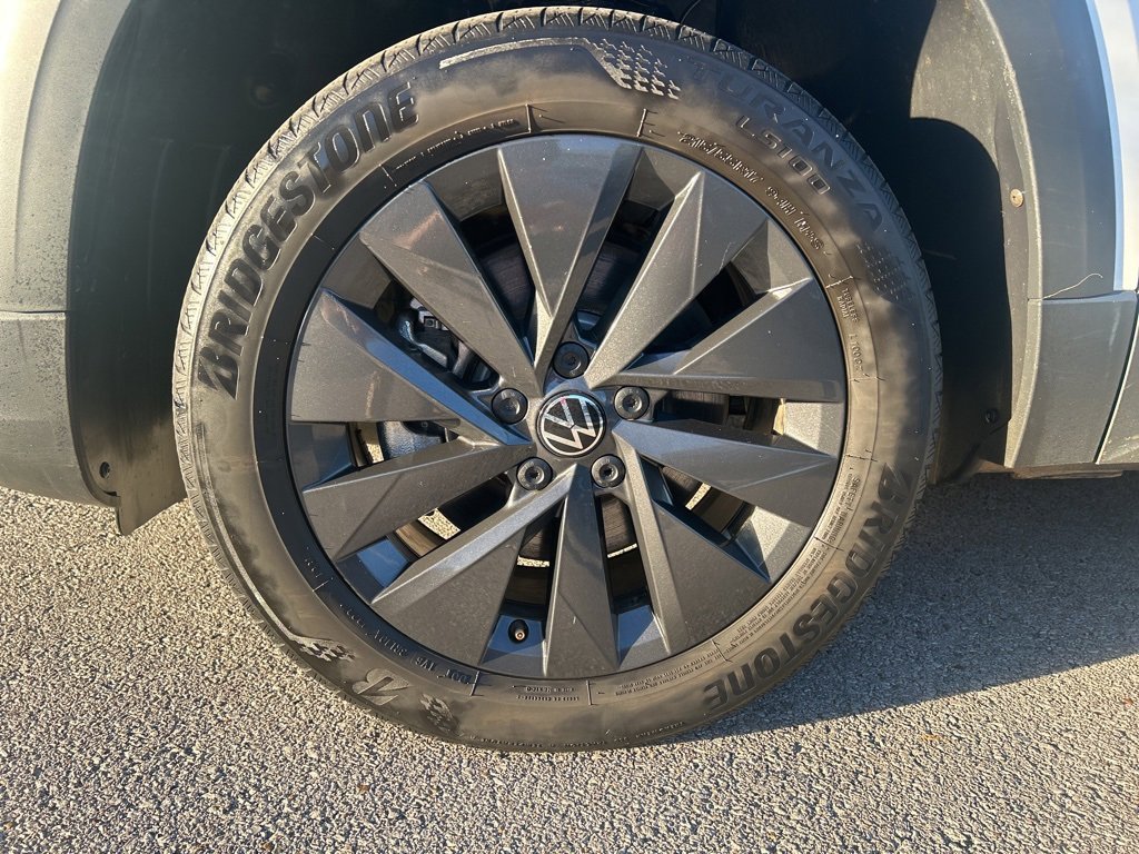 Used 2024 Volkswagen Taos S image 27