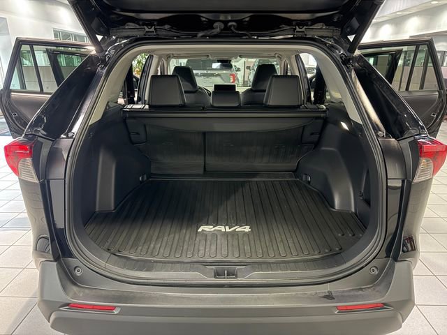 Used 2023 Toyota RAV4 XLE Premium image 14