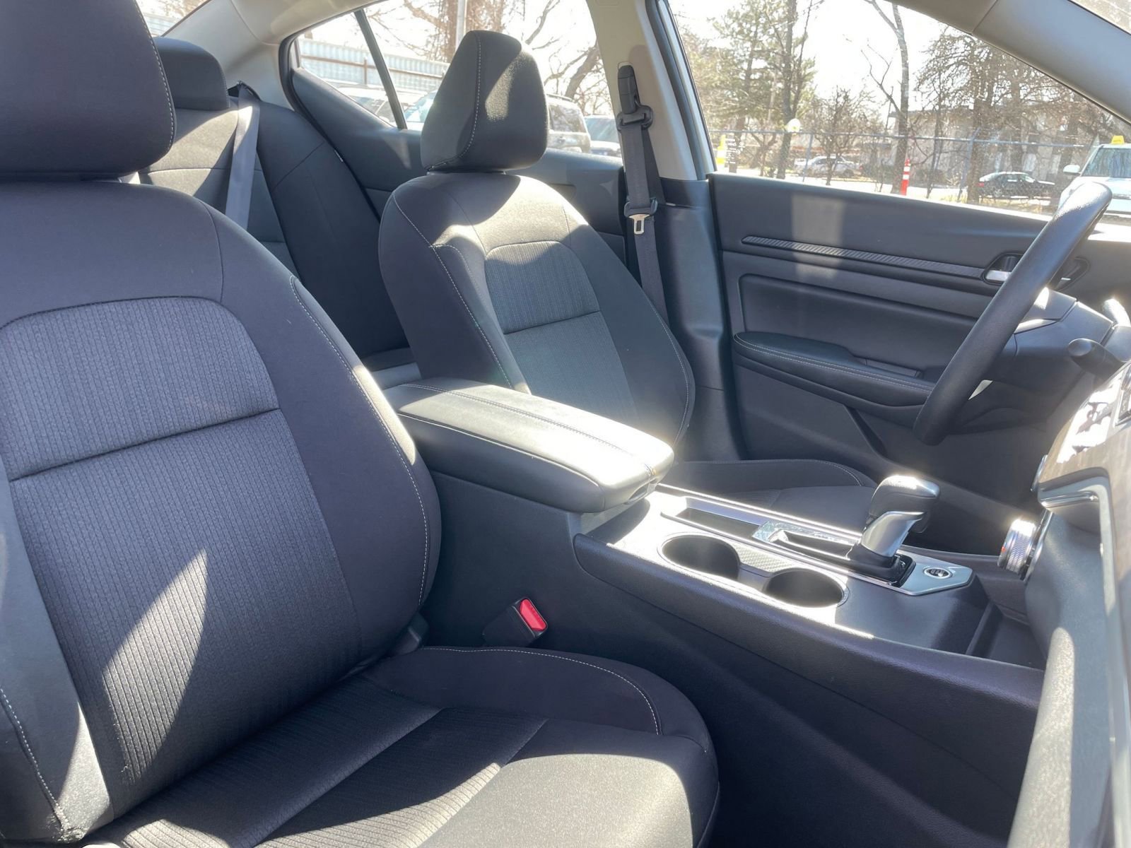 Used 2025 Nissan Altima 2.5 SV image 37