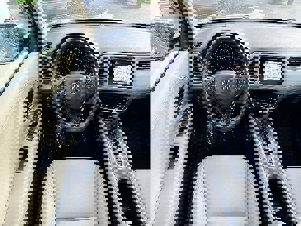 Used 2018 Honda HR-V EX-L image 11