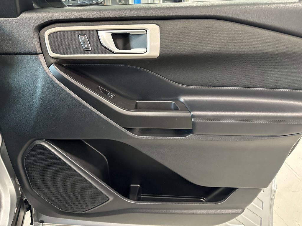 Used 2020 Ford Explorer XLT w/ Comfort Package image 44