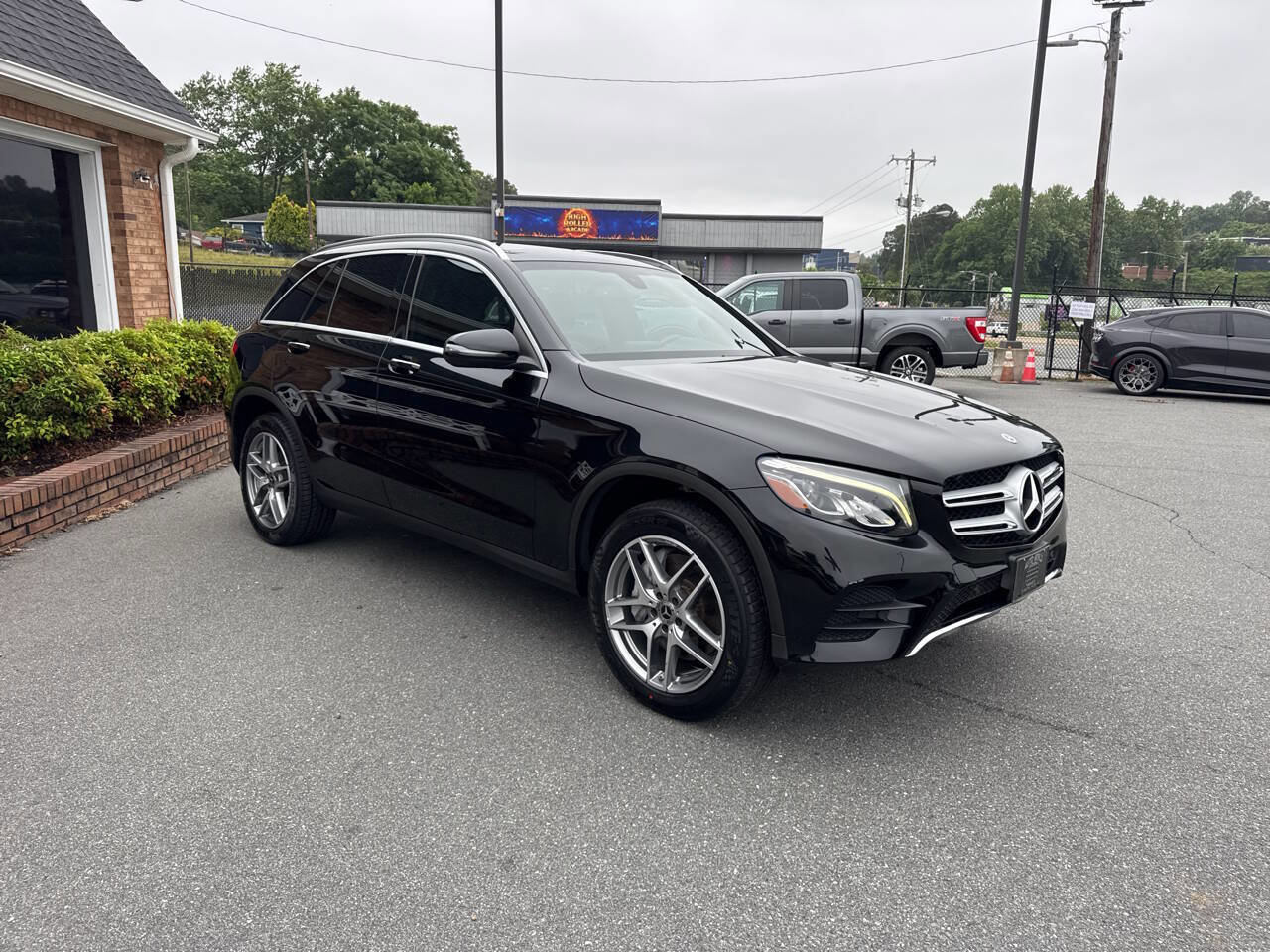 Used 2019 Mercedes-Benz GLC 300 4MATIC image 7