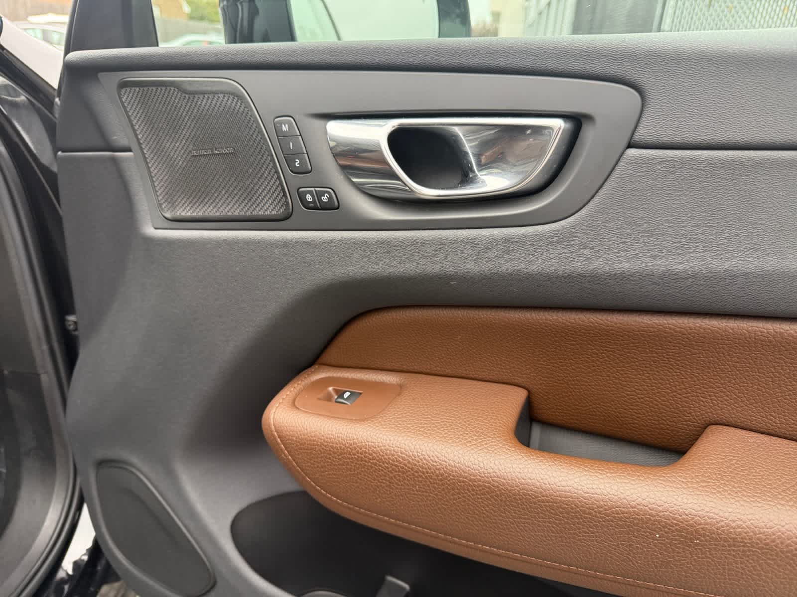 Used 2019 Volvo XC60 T5 Momentum w/ Protection Package AWD/4WD image 19