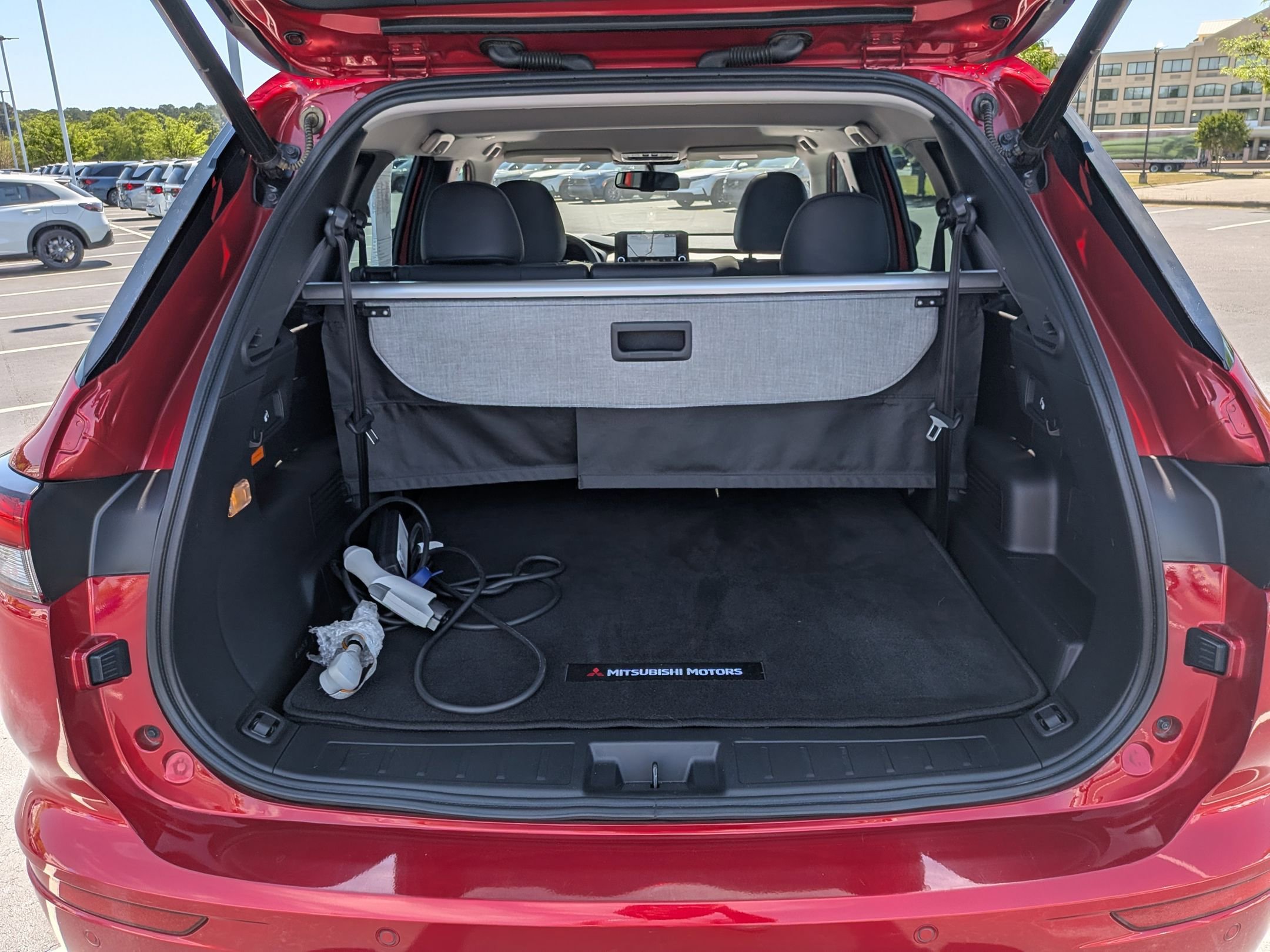 Used 2023 Mitsubishi Outlander SE image 32