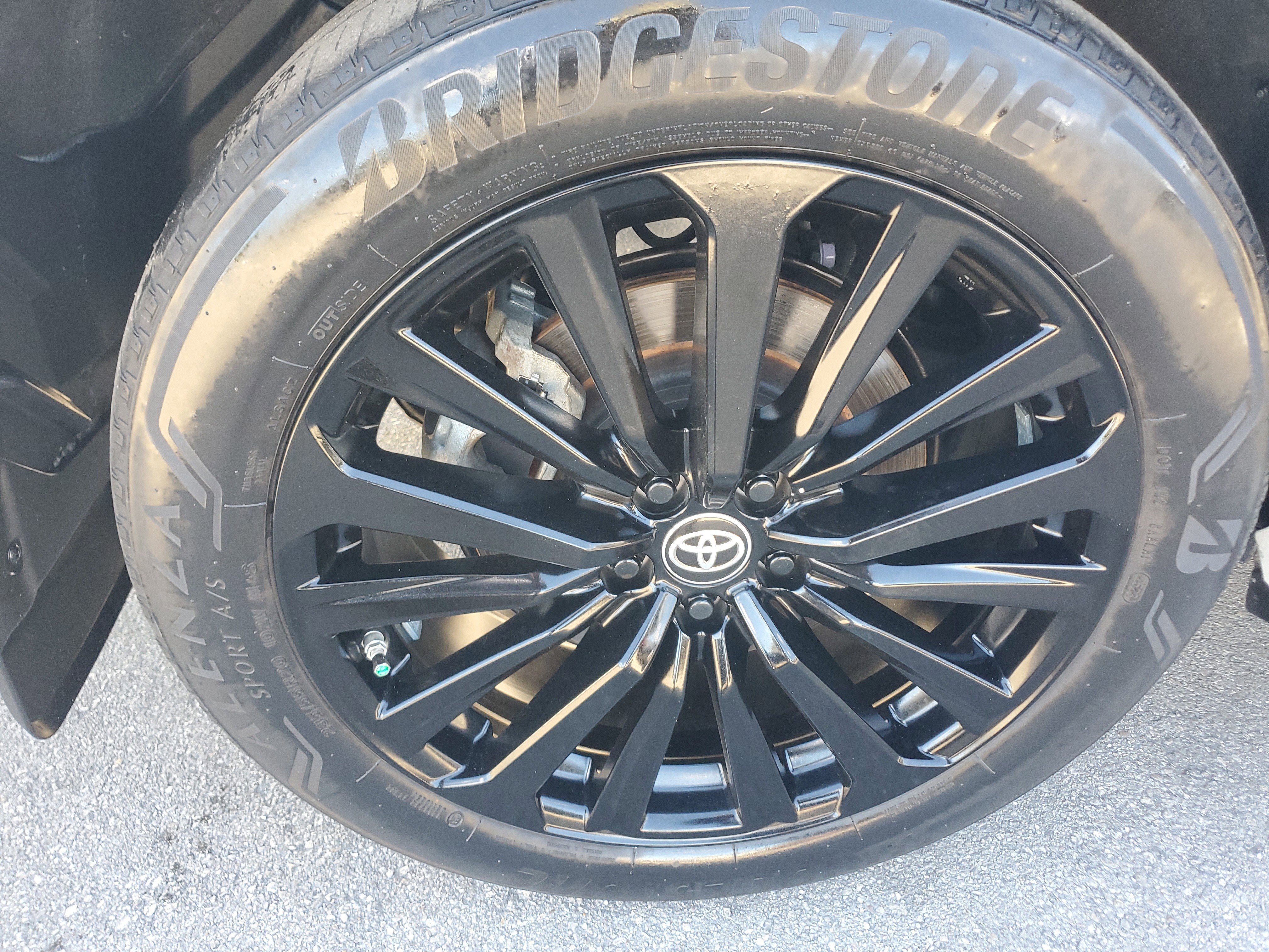 Used 2023 Toyota Highlander XSE image 31