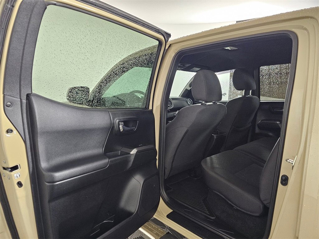 Used 2016 Toyota Tacoma TRD Off-Road image 20