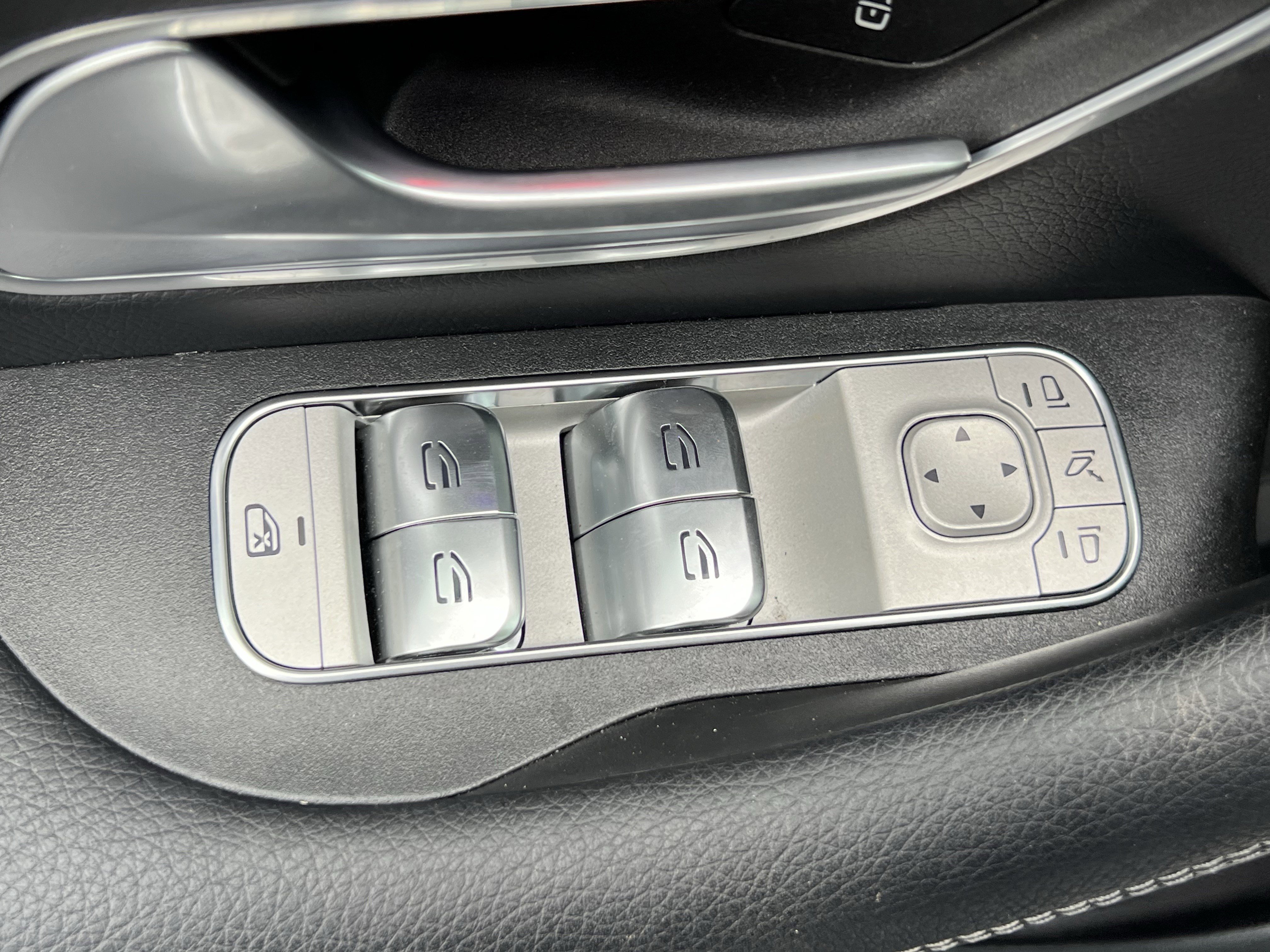 Certified 2025 Mercedes-Benz GLE 350 4MATIC image 15