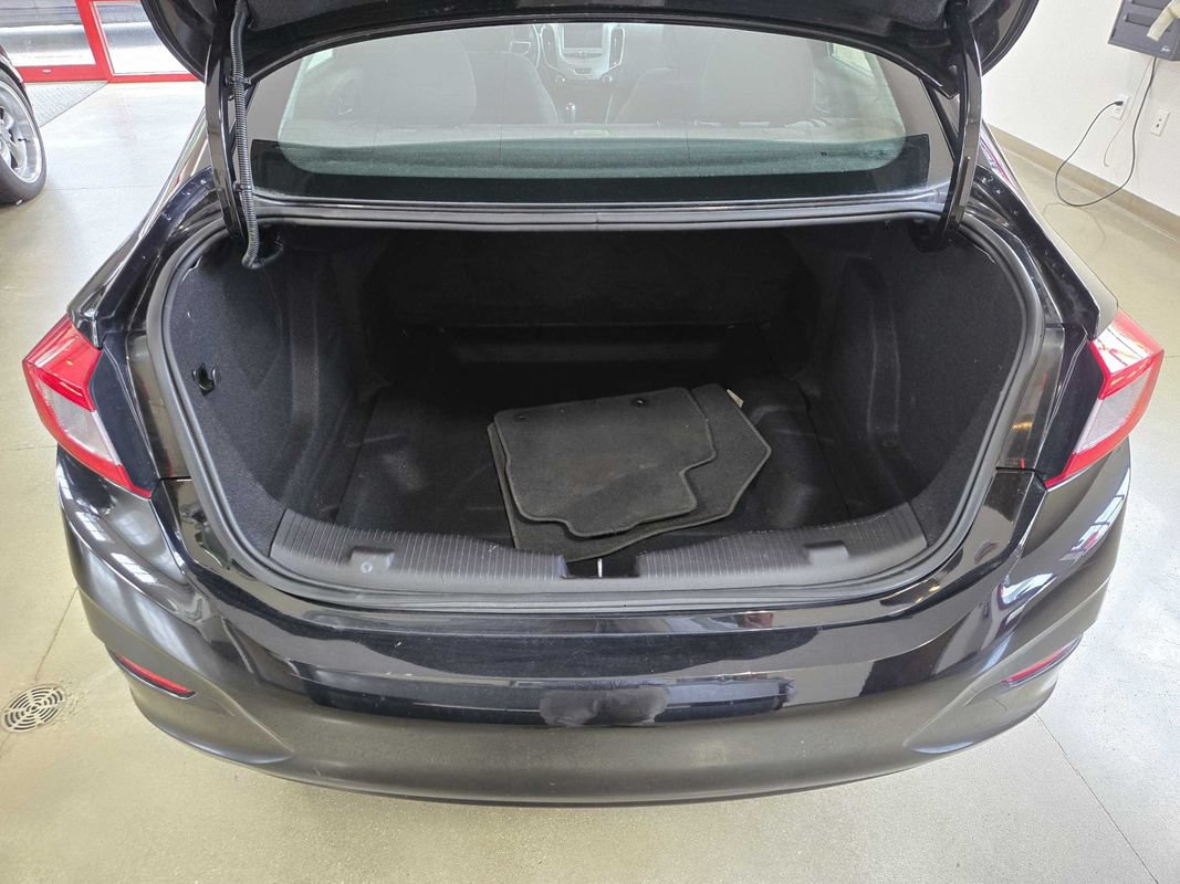 Used 2017 Chevrolet Cruze LS FWD image 26