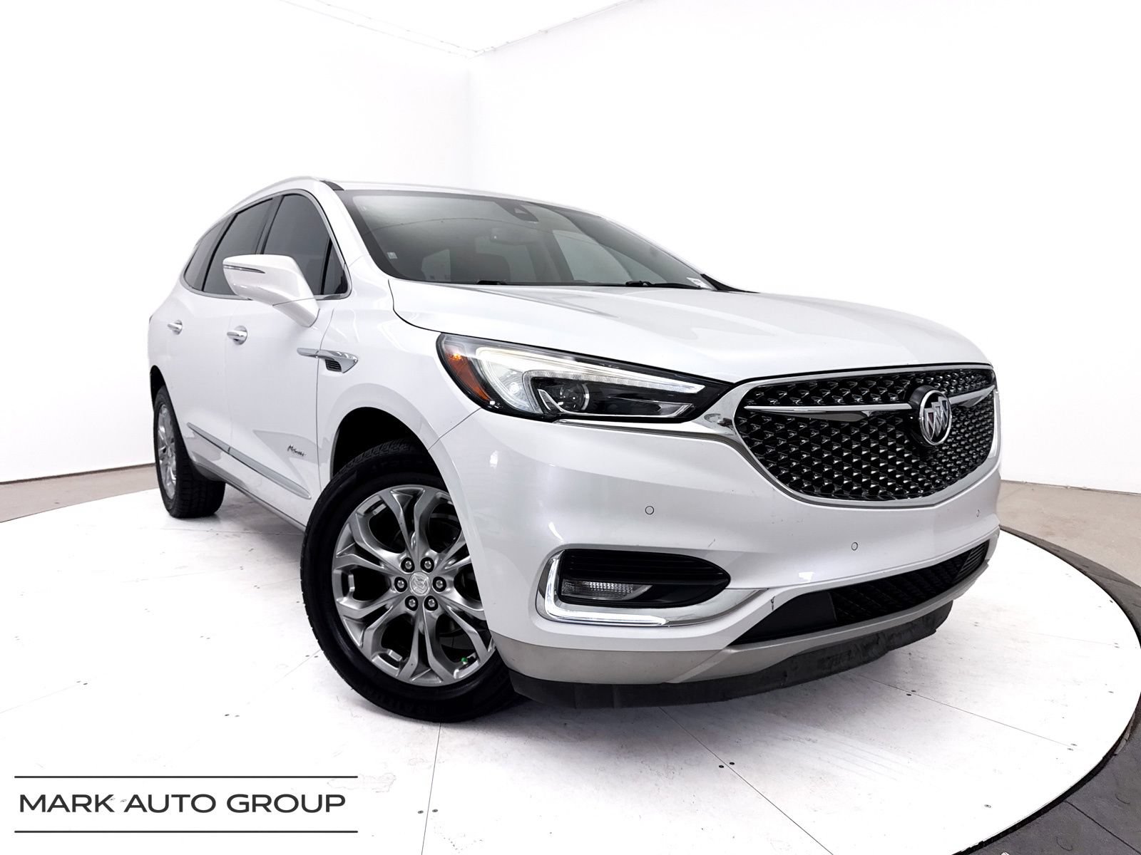 Used 2019 Buick Enclave Avenir w/ Avenir Technology Package FWD image 1