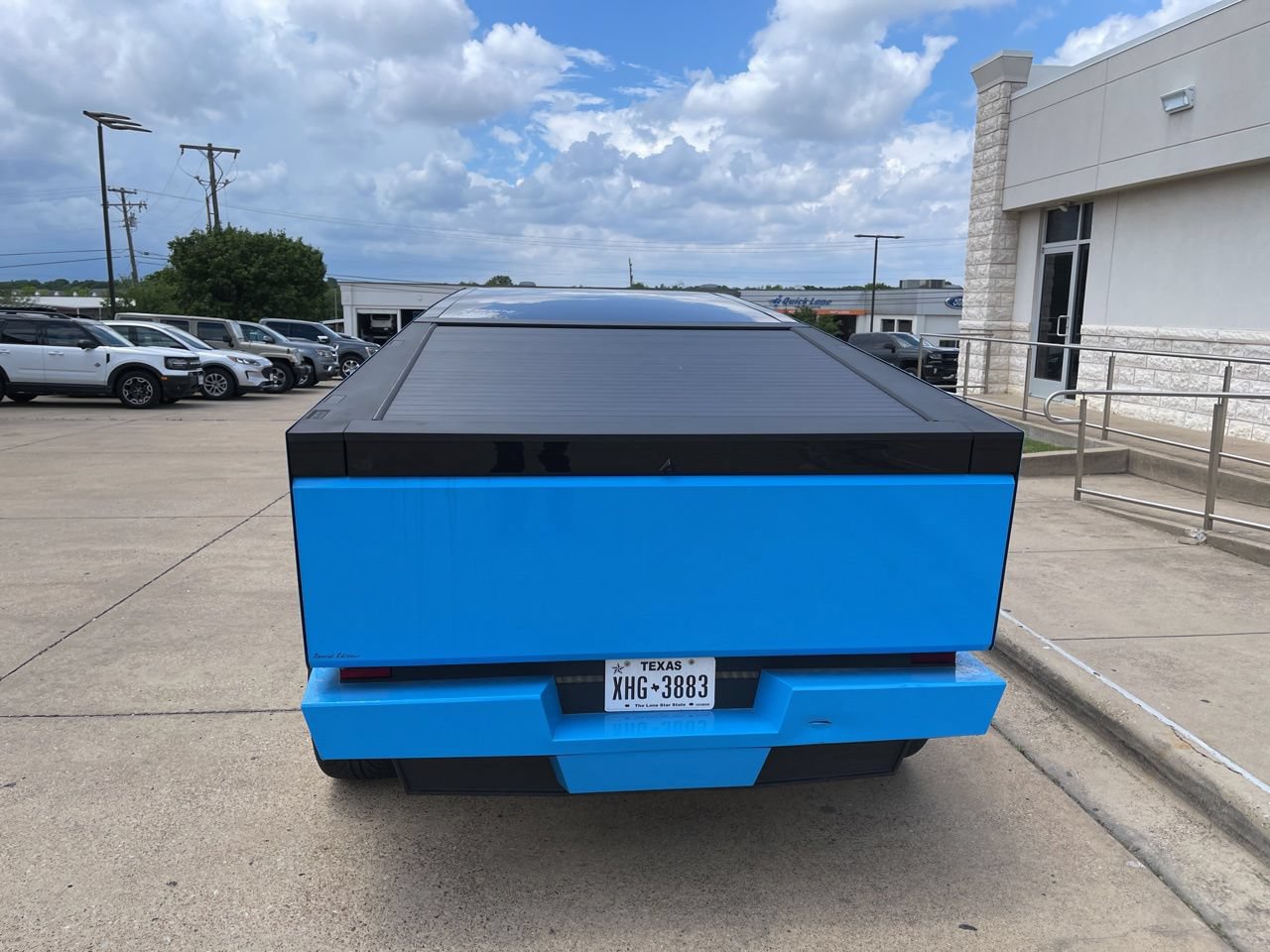 Used 2025 Tesla Cybertruck AWD Crew Cab image 2