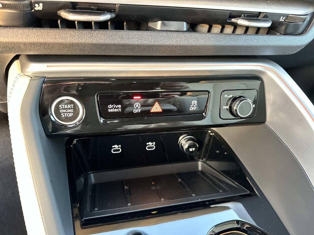 New 2025 Audi Q5 Prestige image 21