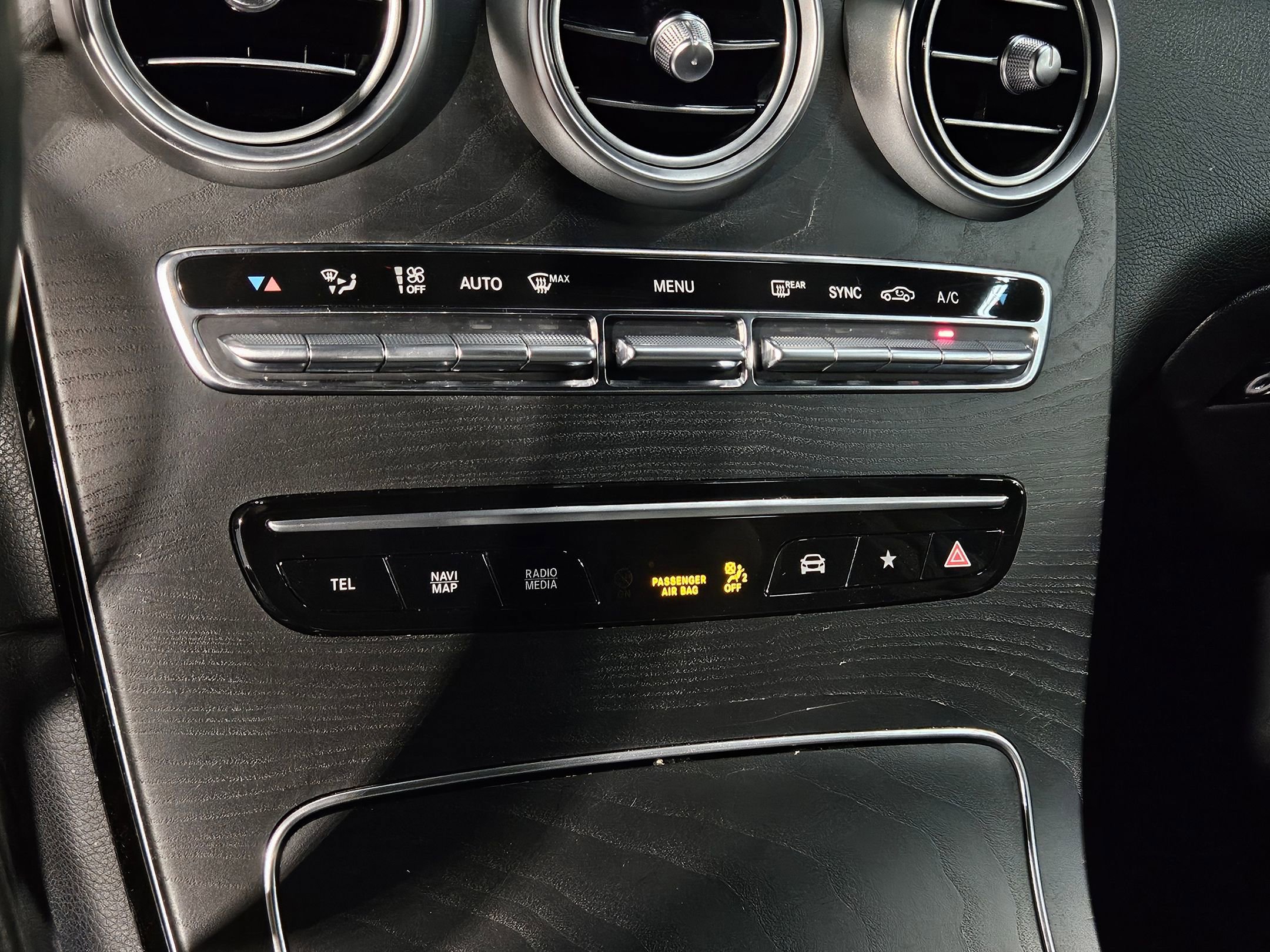 Used 2021 Mercedes-Benz GLC 300 4MATIC Coupe image 32