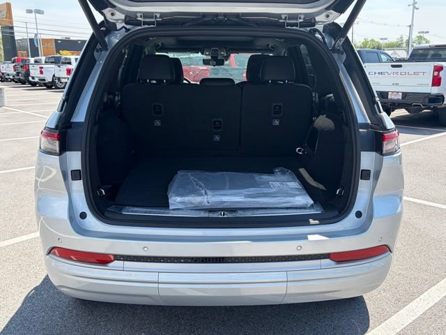 New 2026 Jeep Grand Cherokee Summit w/ Adv Protech Group IV AWD/4WD image 7