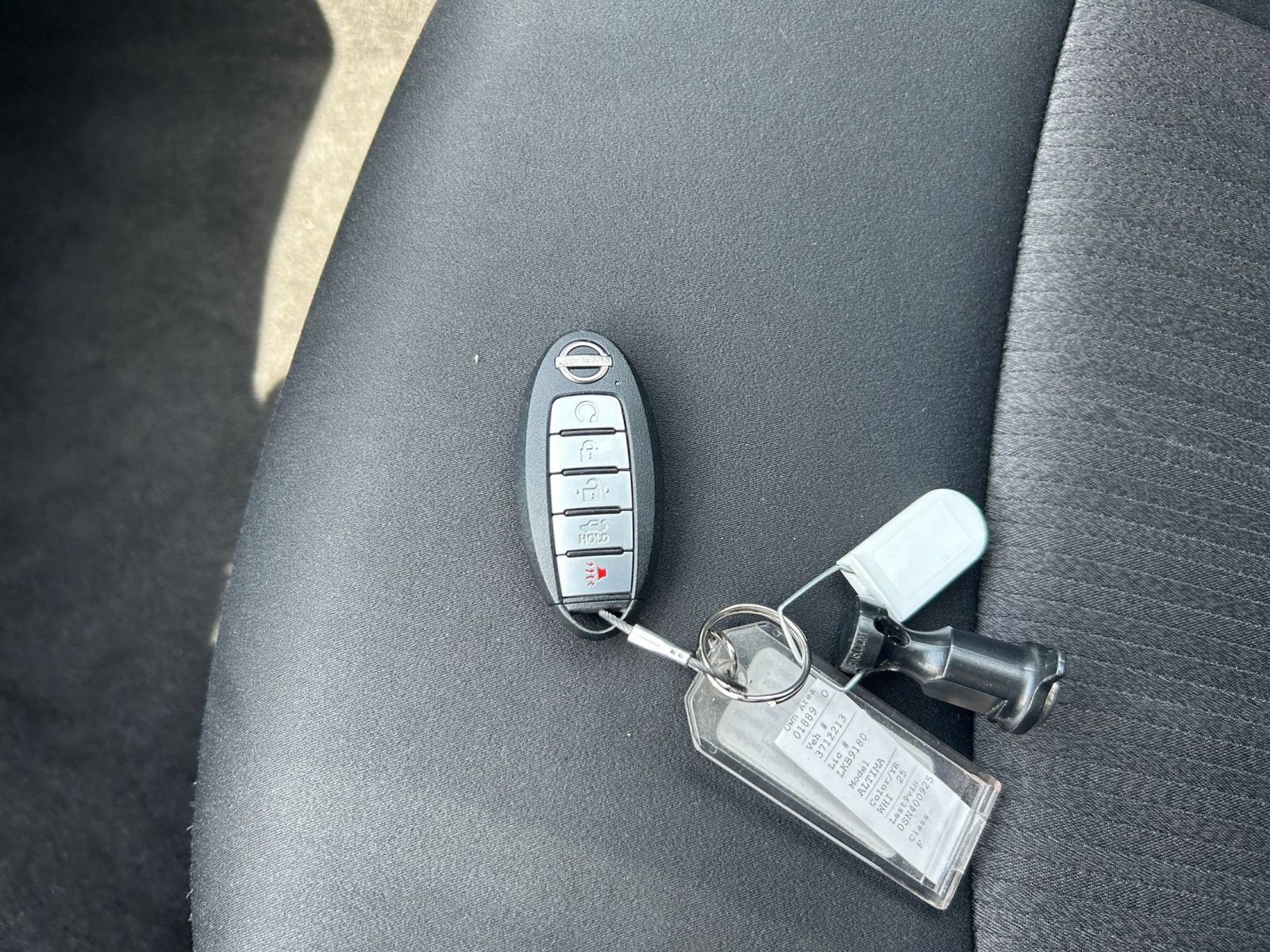 Used 2025 Nissan Altima 2.5 SV FWD image 18