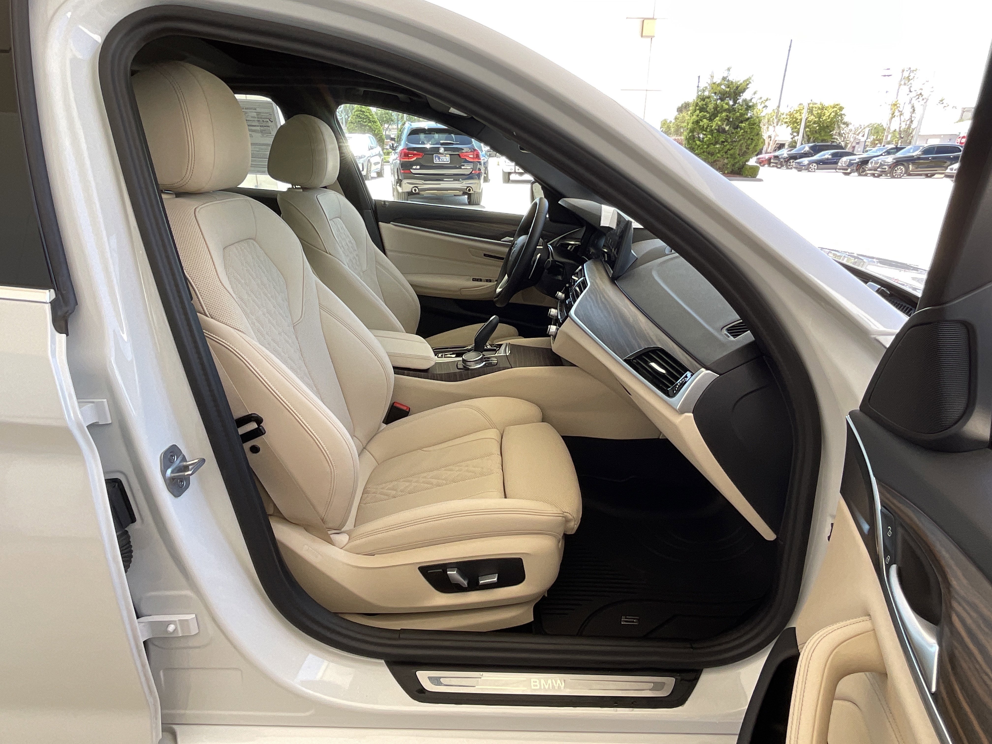 Certified 2023 BMW 530i w/ Convenience Package image 21