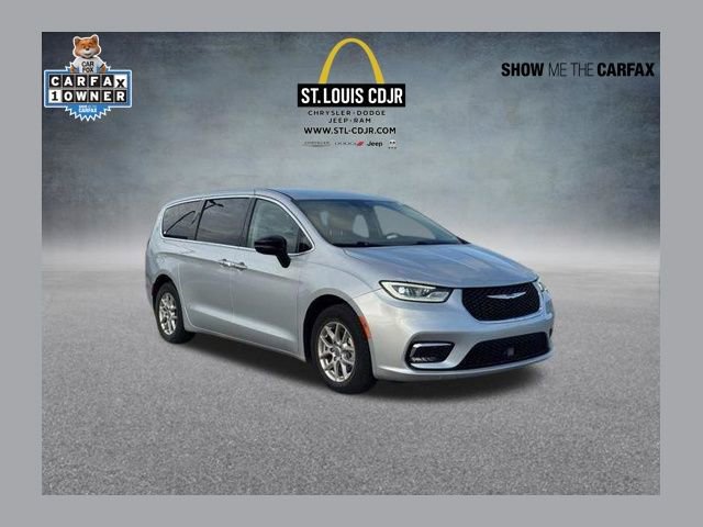 Used 2024 Chrysler Pacifica Touring-L FWD image 1