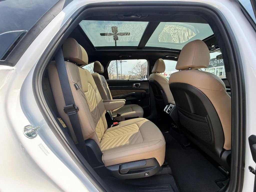Used 2025 Kia Sorento SX Prestige w/ Olive Brown Leather Package image 14