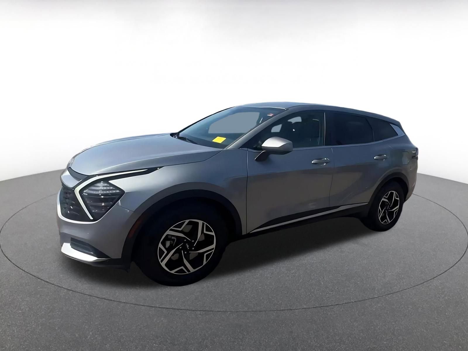 Used 2025 Kia Sportage LX image 8