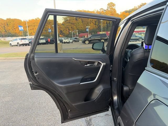 Used 2024 Toyota RAV4 XSE AWD/4WD image 5
