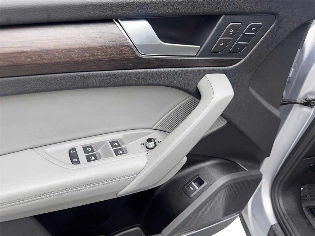 Used 2023 Audi Q5 2.0T Premium Plus w/ Premium Plus Package image 33