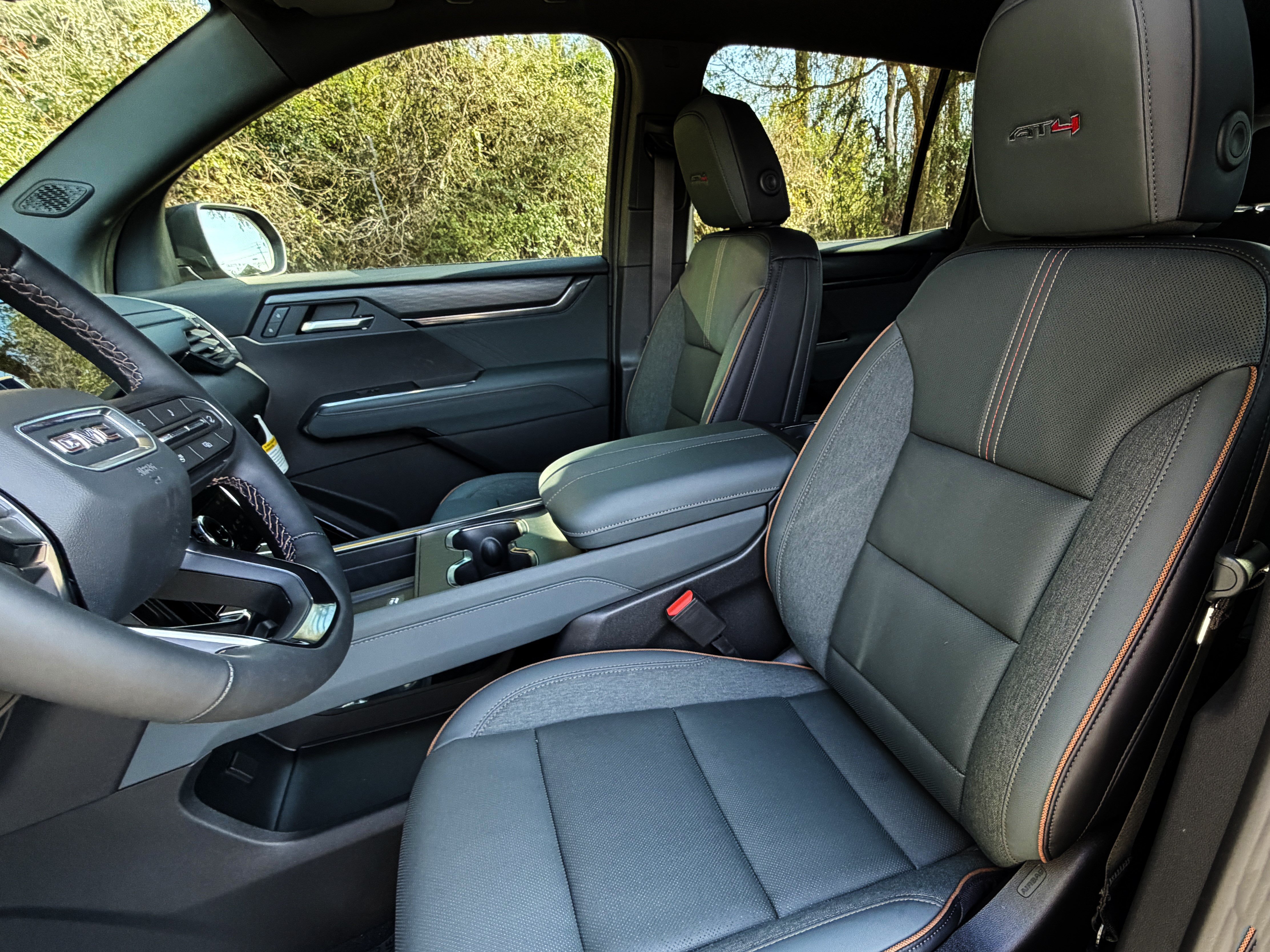 New 2026 GMC Acadia AT4 w/ Luxury Package AWD/4WD image 17