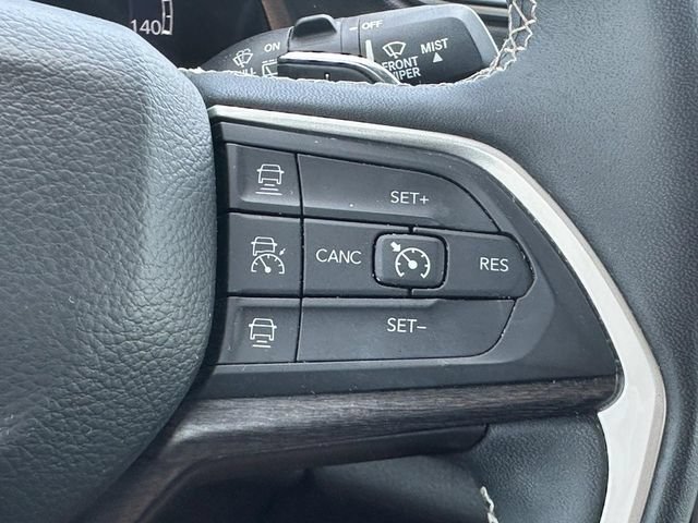 Used 2023 Jeep Grand Cherokee Limited AWD/4WD image 18