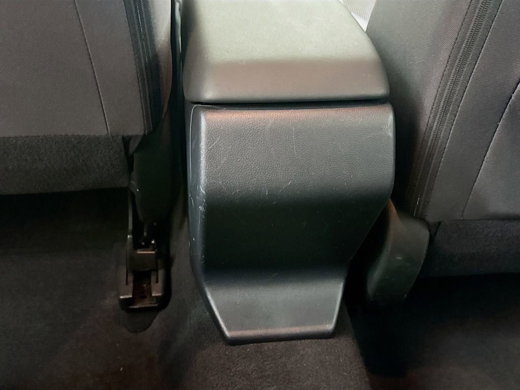 Used 2018 Subaru Crosstrek 2.0i Premium w/ Eyesight System image 29