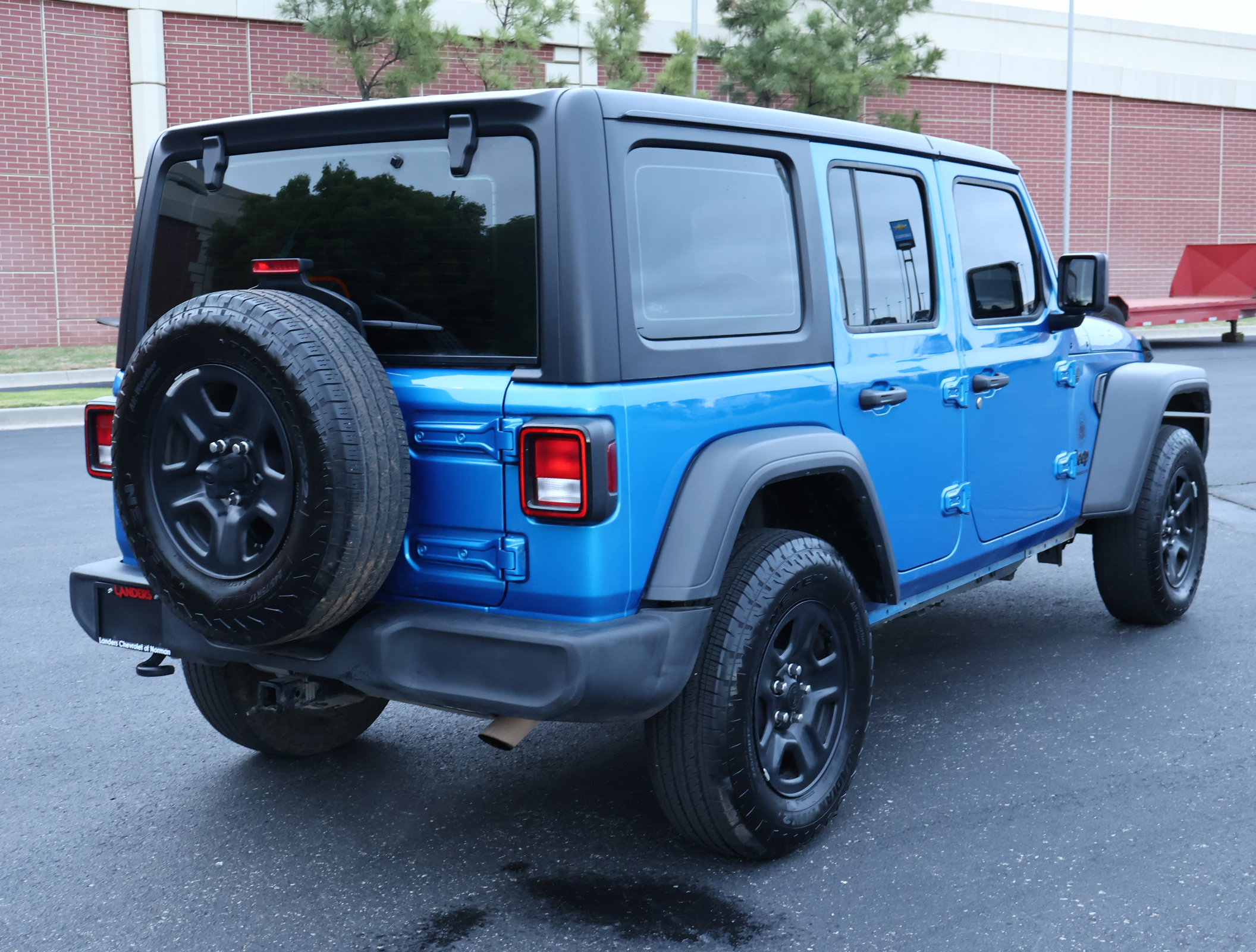 Used 2025 Jeep Wrangler Sport AWD/4WD image 25