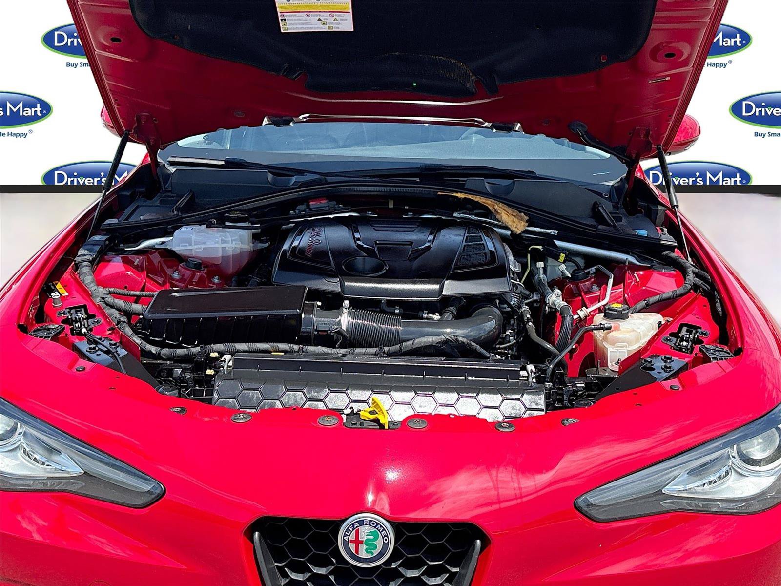 Used 2017 Alfa Romeo Giulia w/ Sport Appearance Package RWD image 29