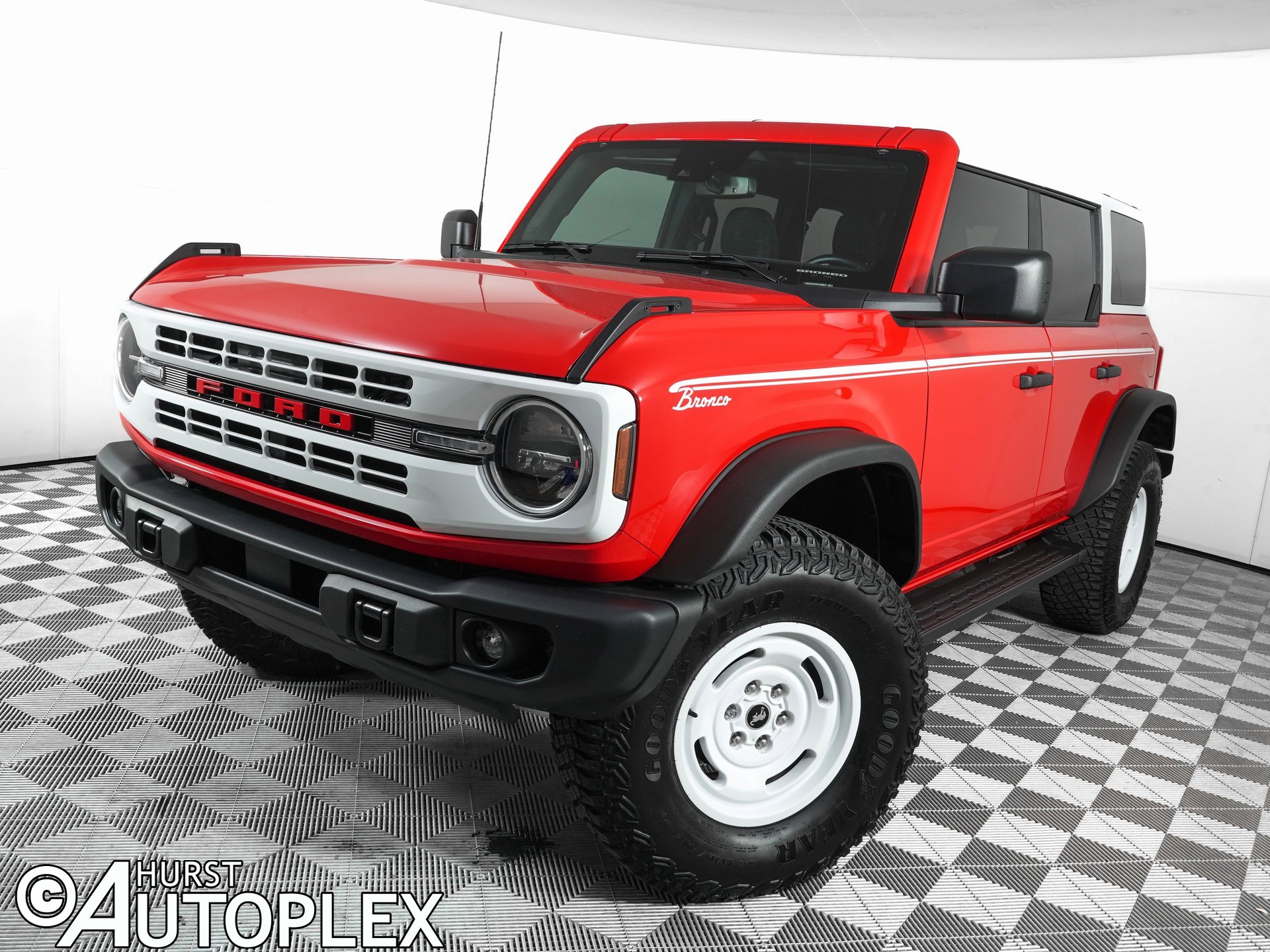 Used 2023 Ford Bronco Heritage Edition image 1