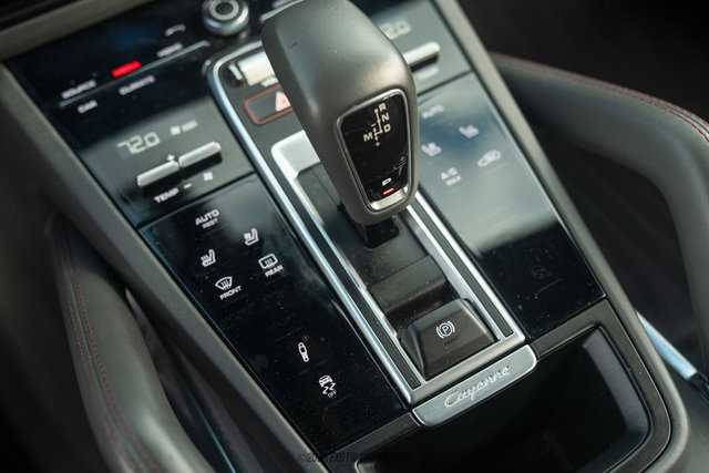 Used 2019 Porsche Cayenne Turbo image 43