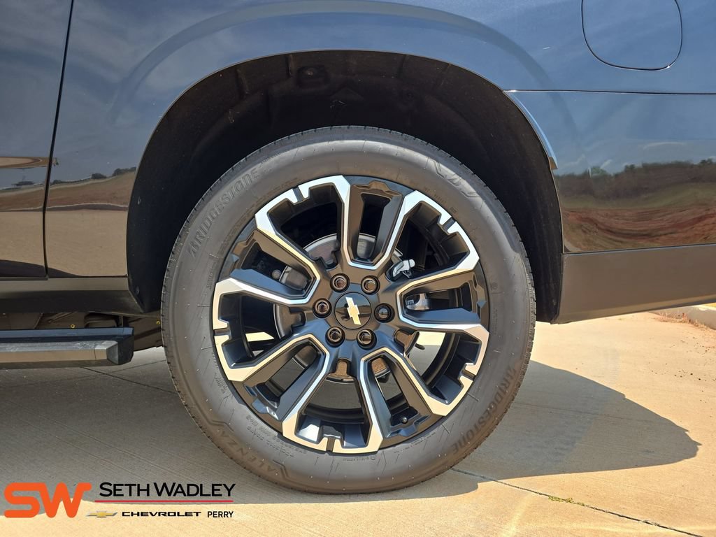New 2026 Chevrolet Suburban High Country AWD/4WD image 34