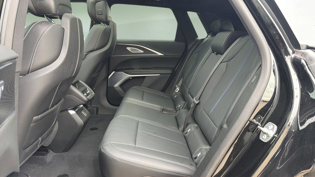 Used 2025 Cadillac Lyriq Sport AWD/4WD image 16