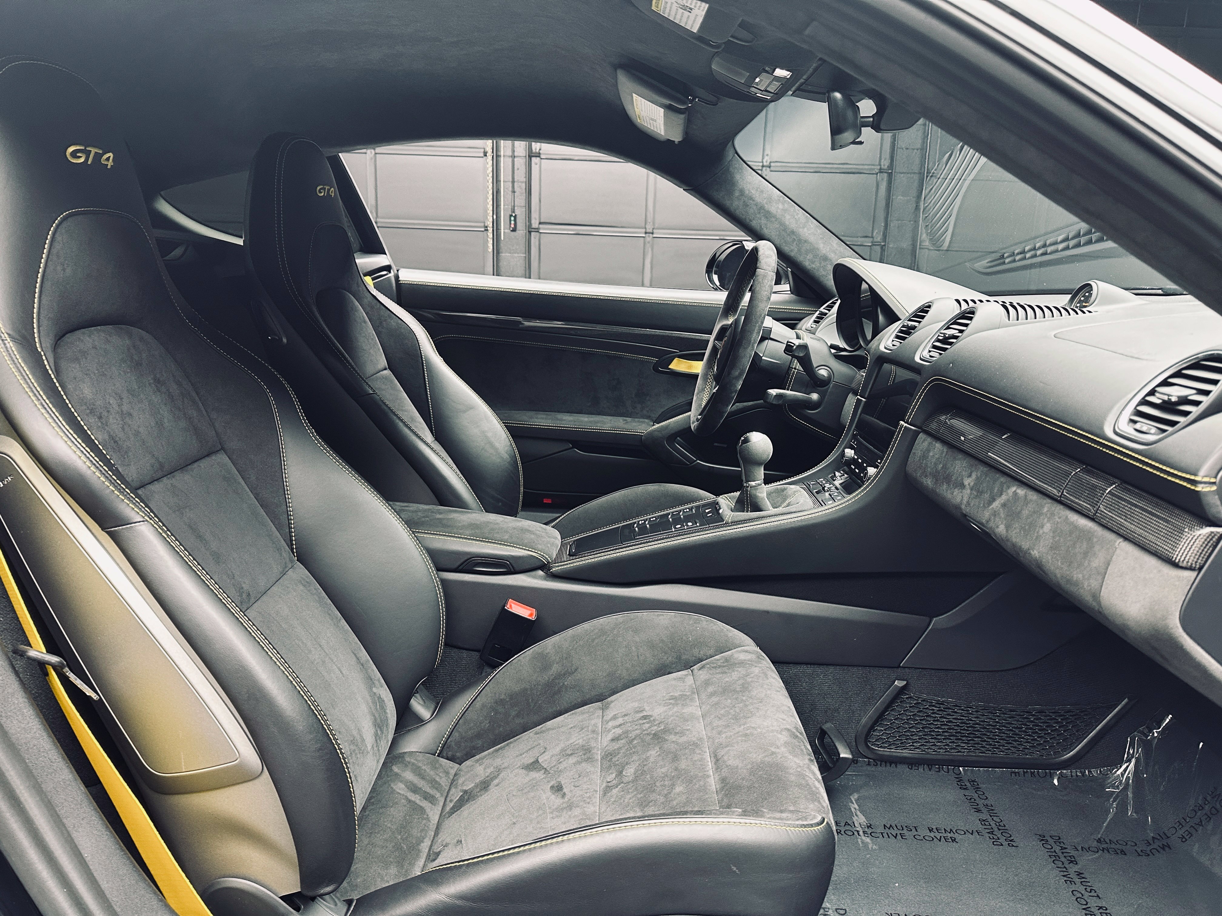 Used 2020 Porsche 718 Cayman GT4 RWD image 21