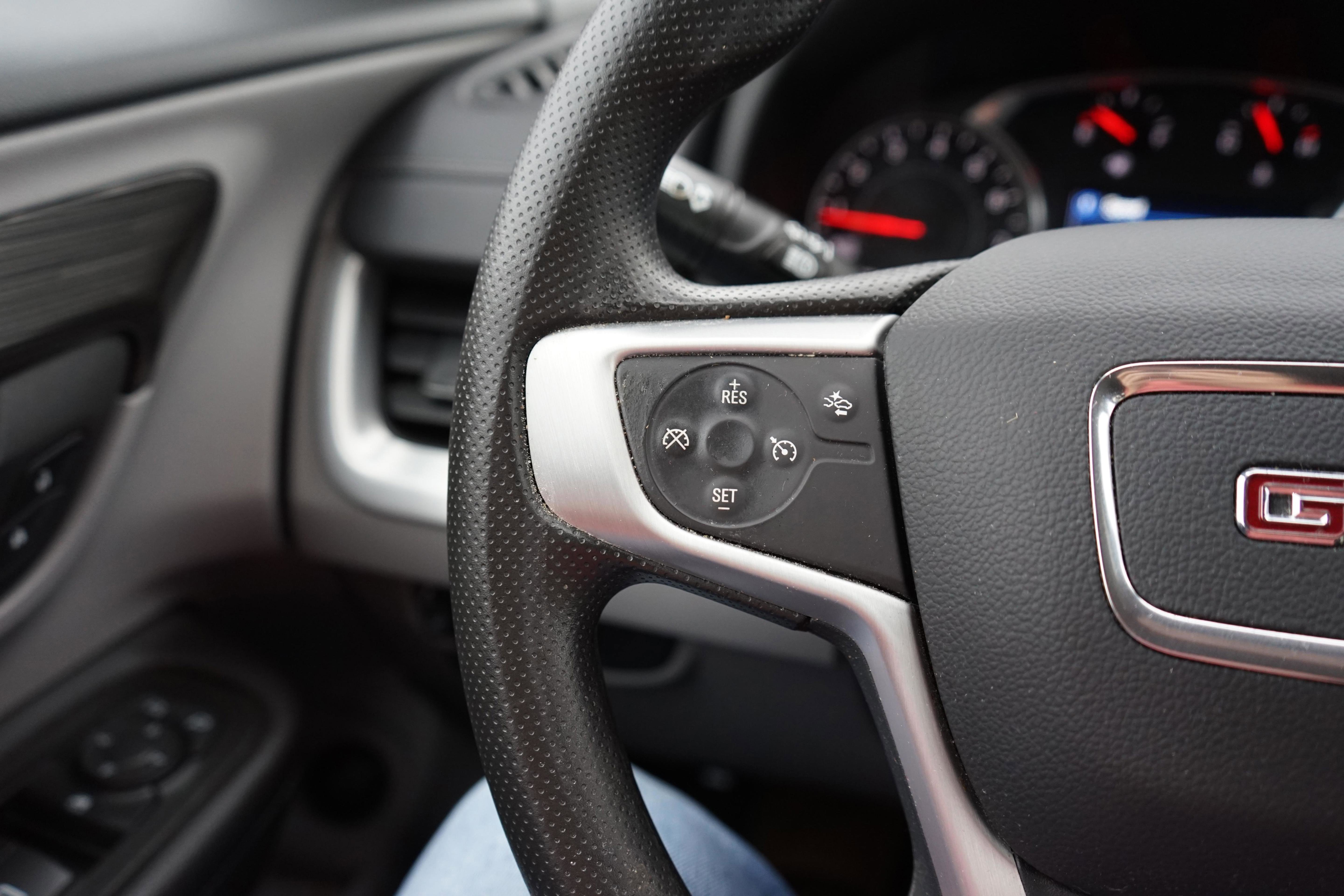 Used 2022 GMC Terrain SLE w/ Driver Convenience Package image 13