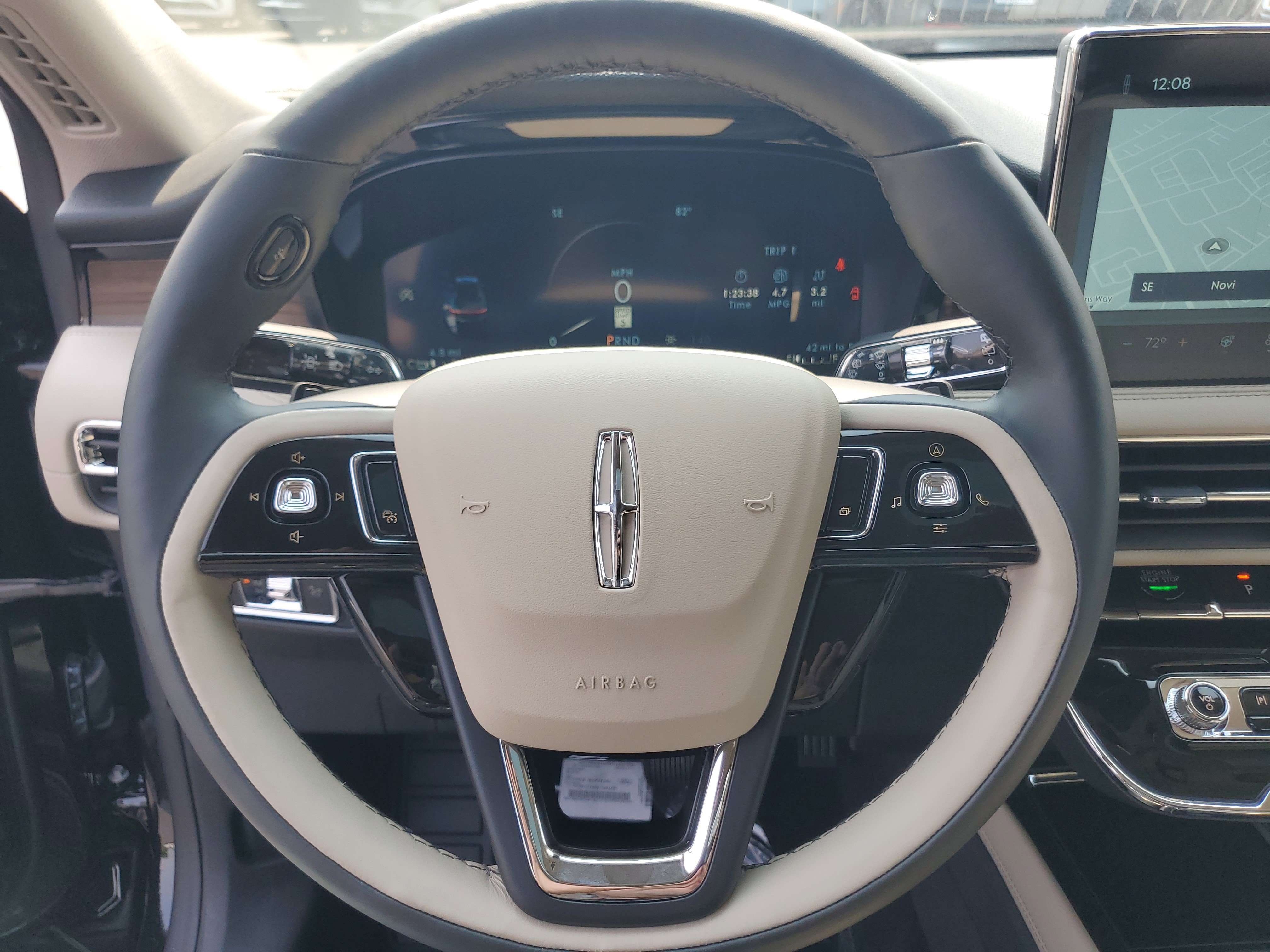 New 2025 Lincoln Corsair Reserve image 16