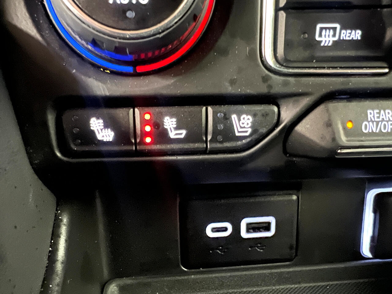 Used 2024 Chevrolet Tahoe High Country image 38