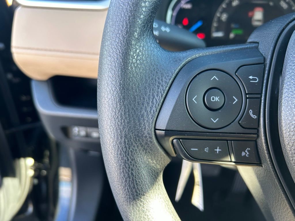 Used 2025 Toyota RAV4 XLE image 19