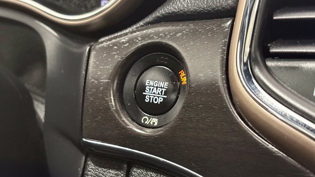 Used 2017 Jeep Grand Cherokee Limited AWD/4WD image 39