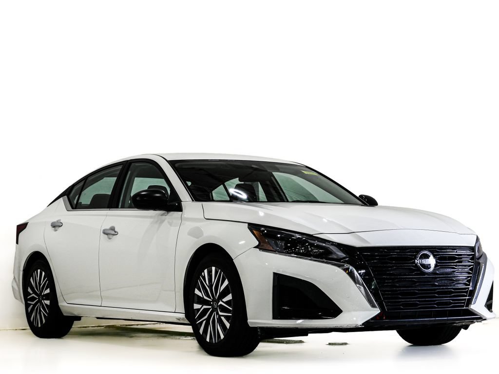 Used 2025 Nissan Altima 2.5 SV