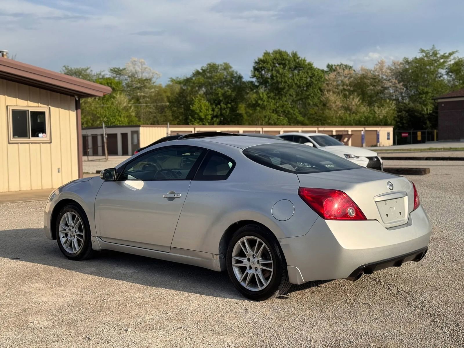 Used 2008 Nissan Altima 3.5 SE FWD image 9