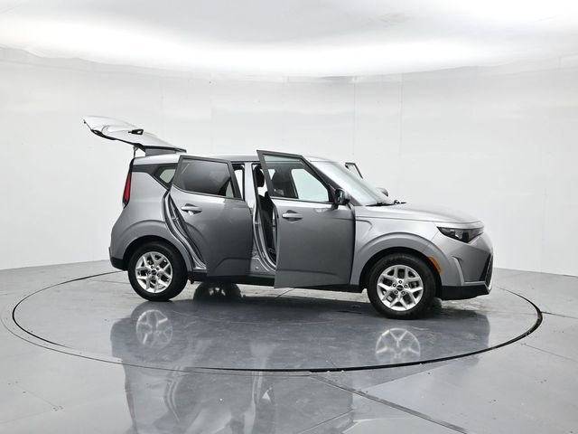 Used 2023 Kia Soul LX w/ LX Technology Package image 50