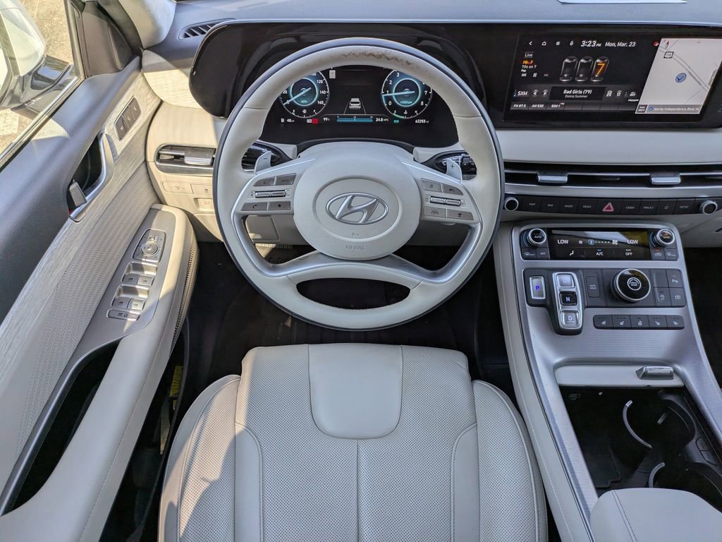 Used 2023 Hyundai Palisade Calligraphy image 17