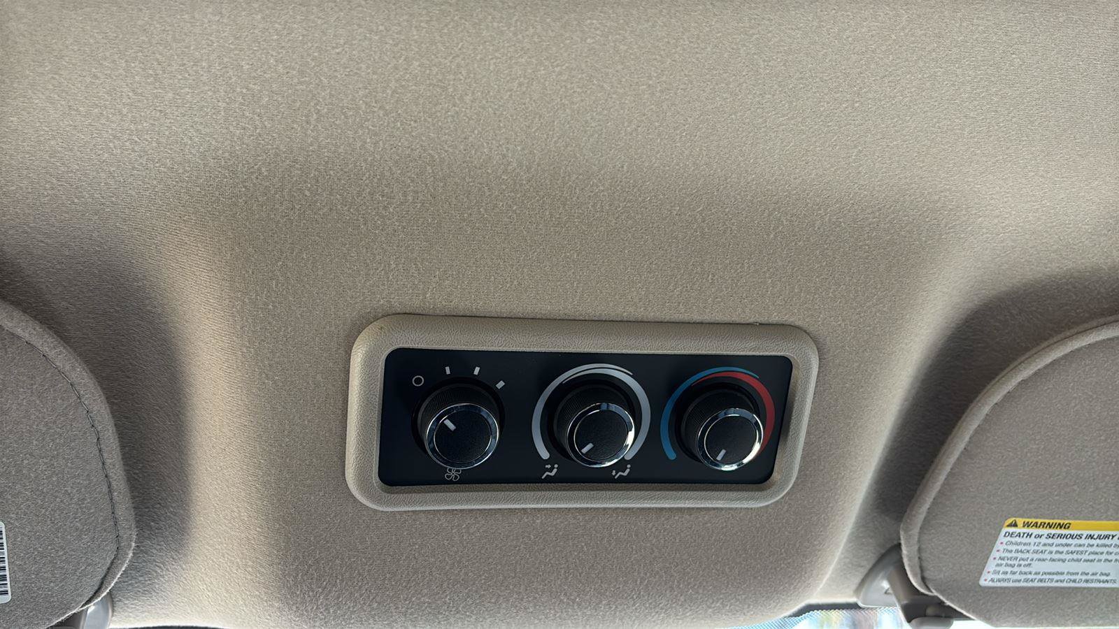 Certified 2025 Chevrolet Express 3500 LT w/ LT Preferred Equipment Group RWD image 26