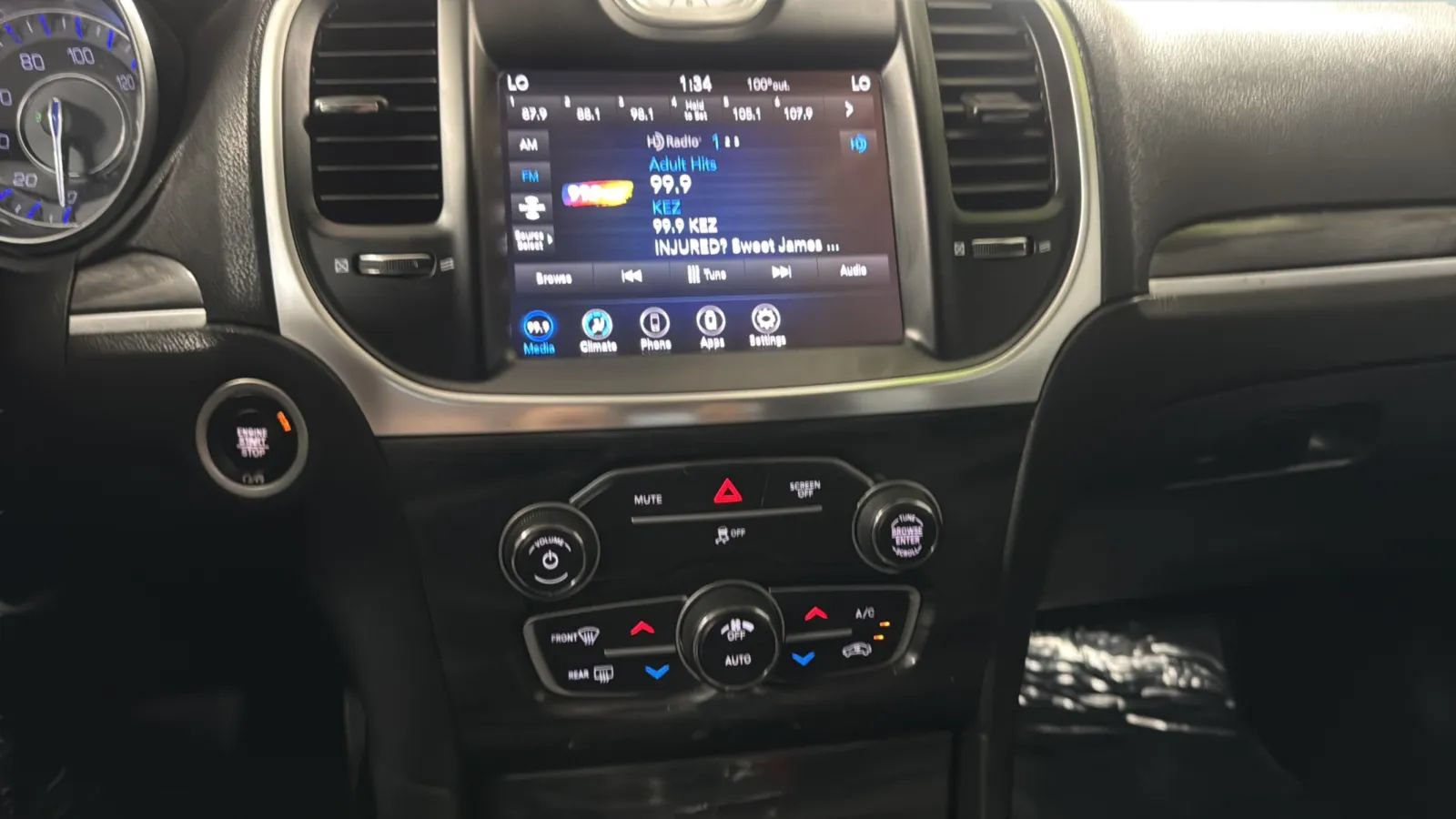 Used 2021 Chrysler 300 Touring w/ Sport Appearance Package RWD image 15