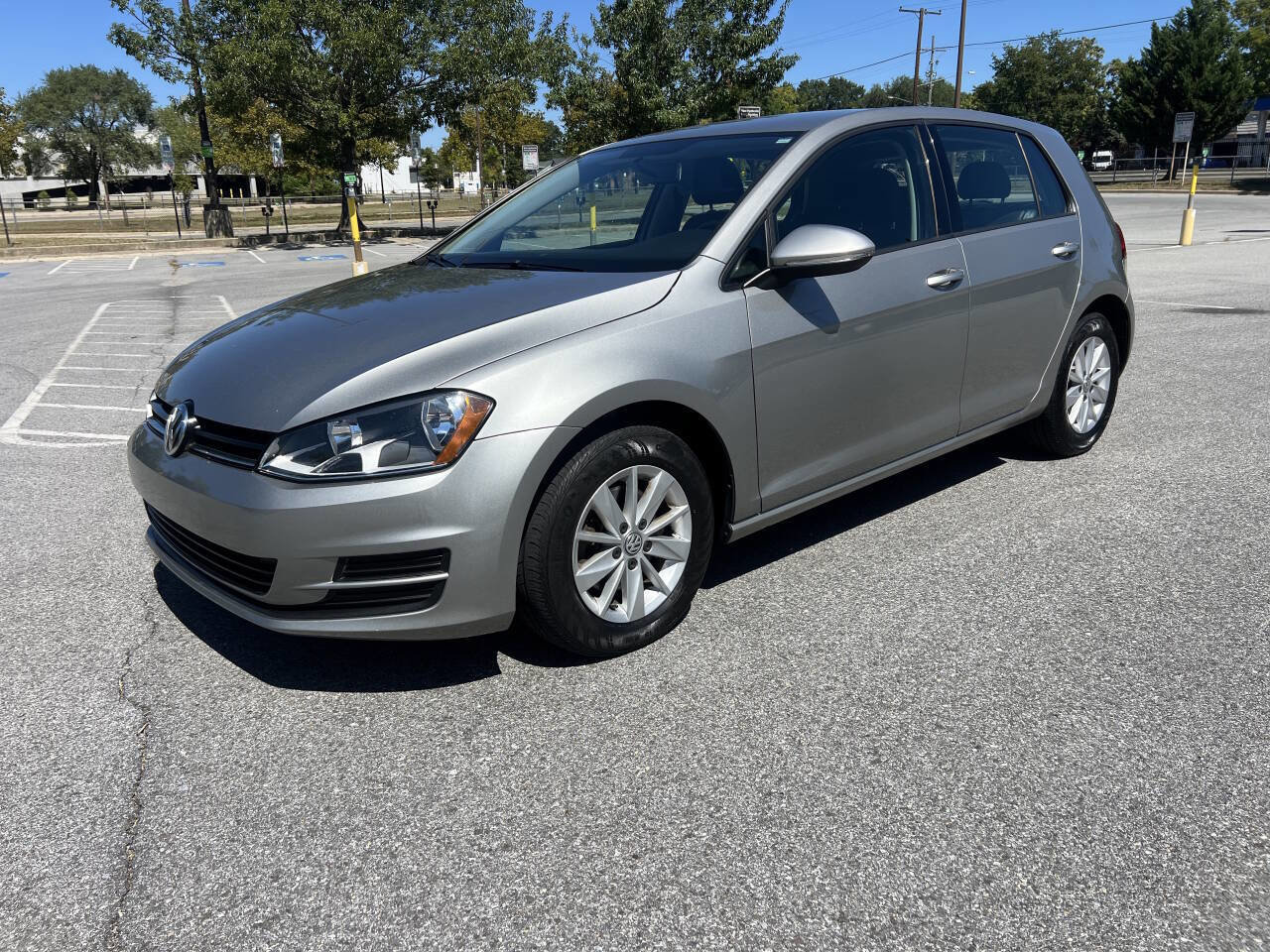 Used 2015 Volkswagen Golf SE image 2