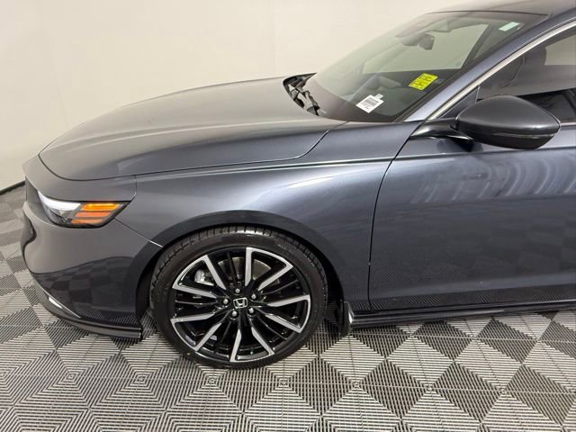 Used 2023 Honda Accord Touring image 12