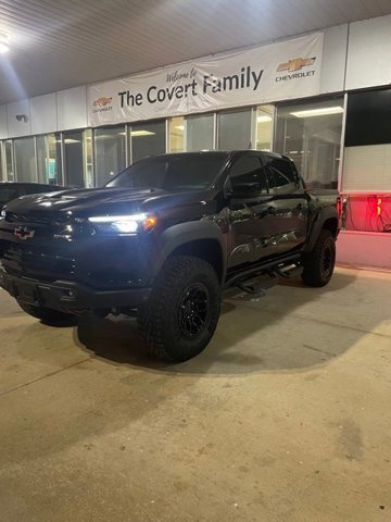 Used 2024 Chevrolet Colorado ZR2 w/ ZR2 Bison Edition AWD/4WD image 2